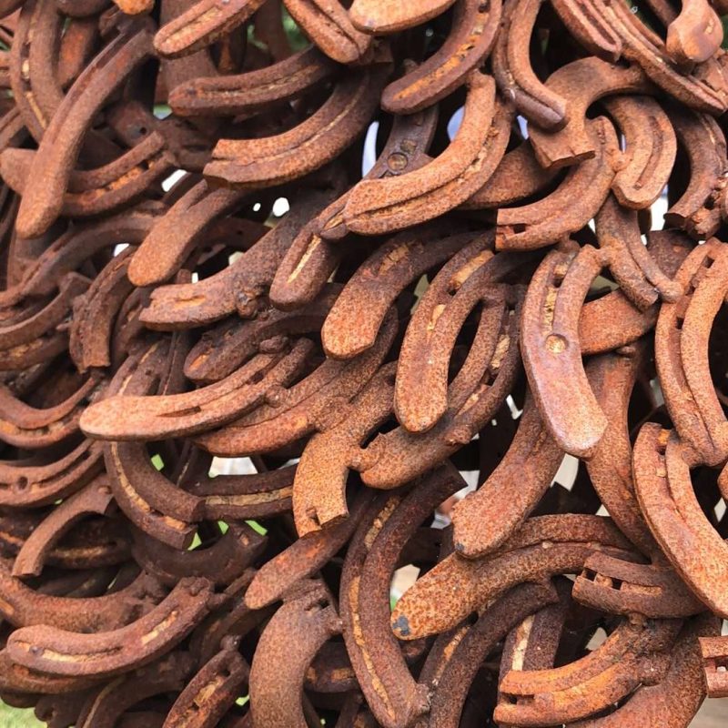 Bellowing Stag Sculpture Details